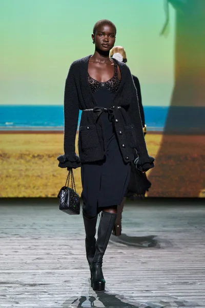 Look 50